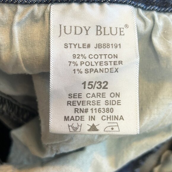 Judy Blue High Waist Raw Hem Relaxed Fit Denim Jeans in Size 15/32 Distressed - Picture 9 of 9
